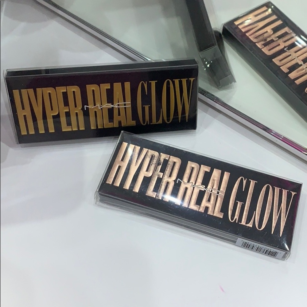 (2) MAC Hyper Real Glow Palette - Picture 2 of 9